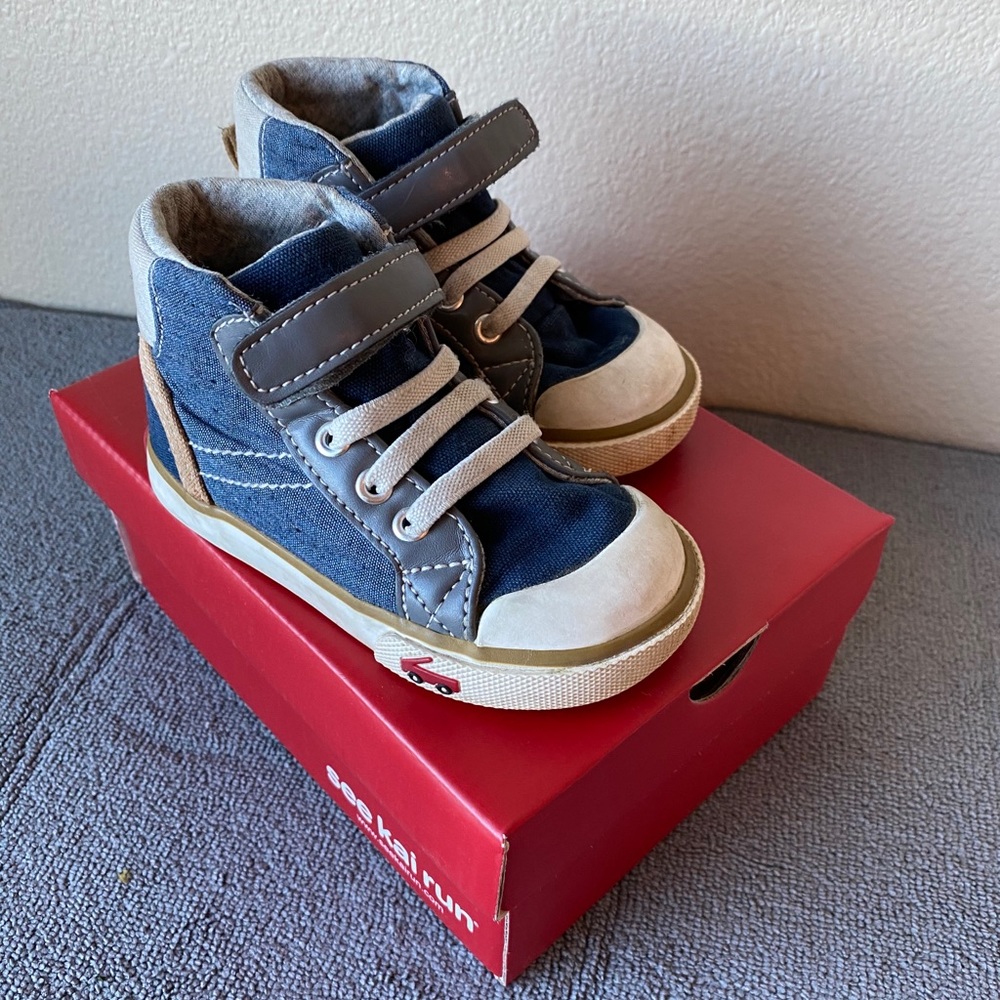 See Kai Run toddler sneakers high tops - Size 6